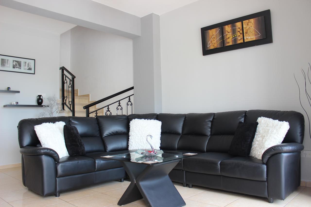 Diana Townhouse 2 Apartment Paphos Exterior photo